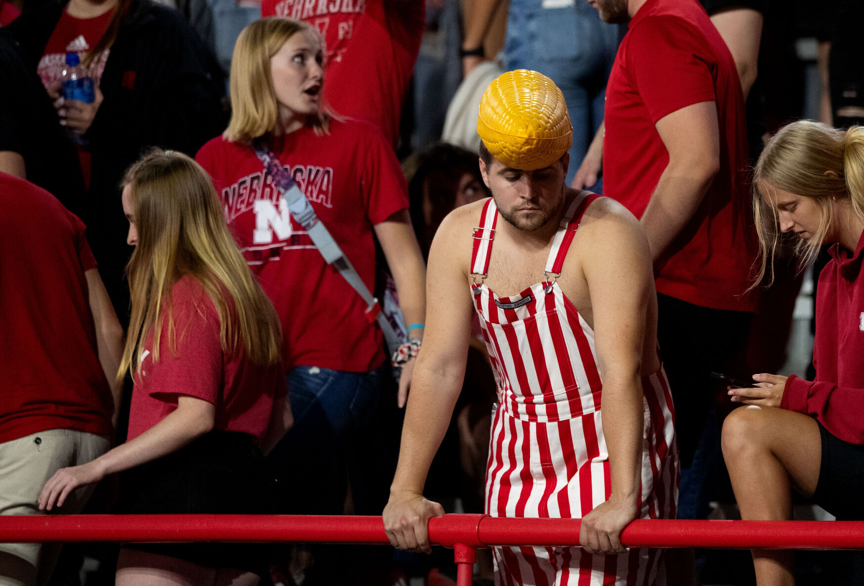 101021-owh-spo-nebmichigan-em11.jpg
